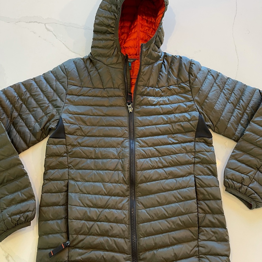 Boys Eddie Bauer Cirruslite Hooded Down Jacket, excellent condition, M(10-12)